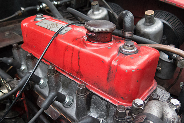 Color red, Car Engine